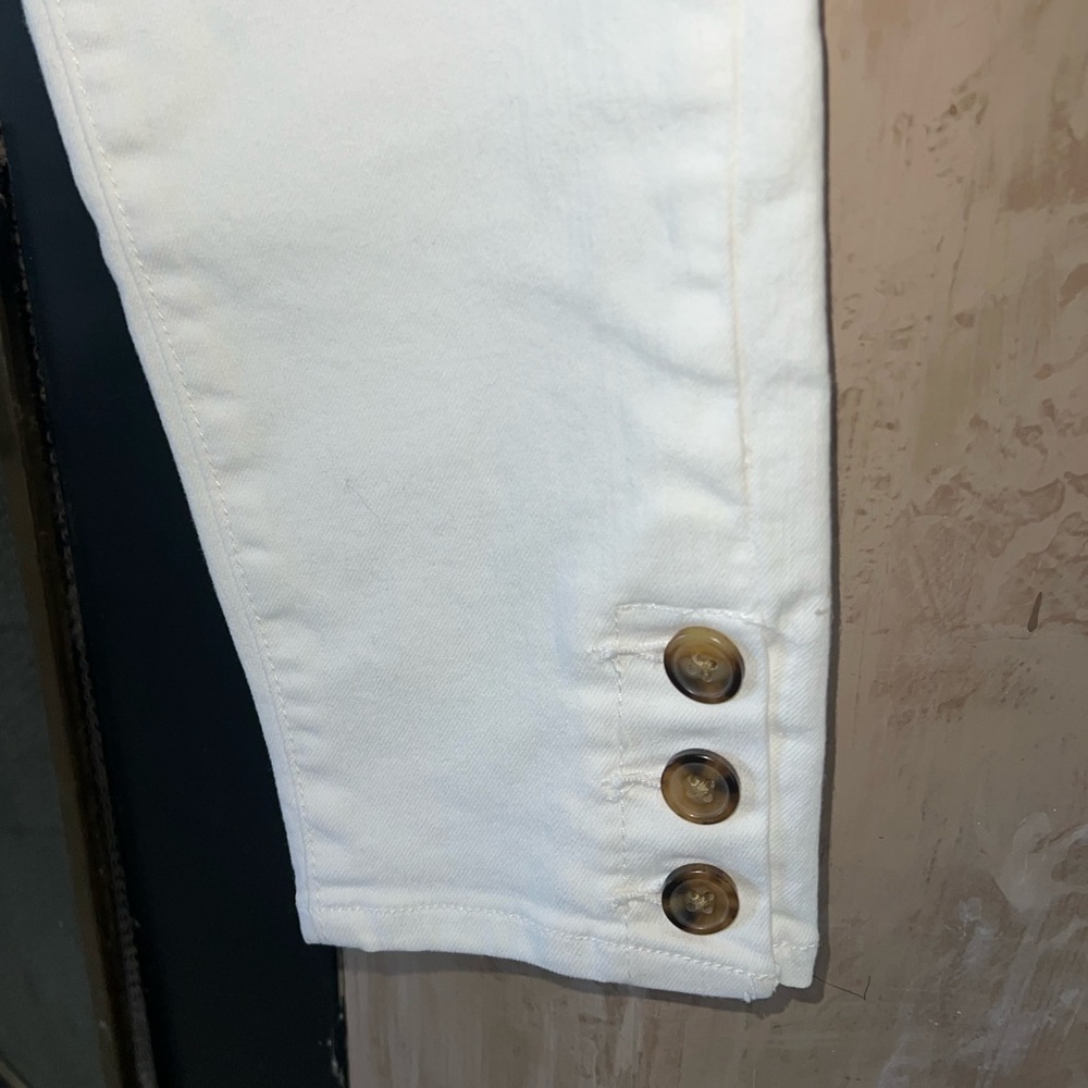 NWT LOFT Curvy Skinny White Jeans – Size 25 – Button Ankle Detail - Picture 5 of 7